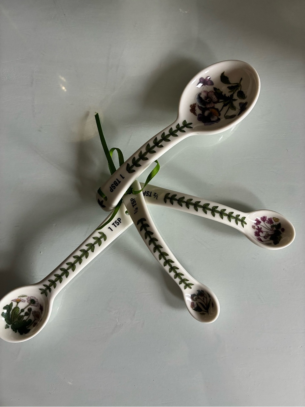 Botanical Floral Ceramic Measuring Spoon Set - White with Green Leaf Accents - Picture 2 of 9